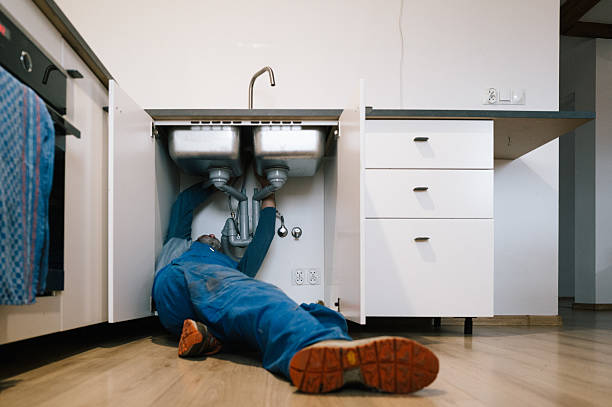 Professional Plumbing technician working in Pine Ridge, KY